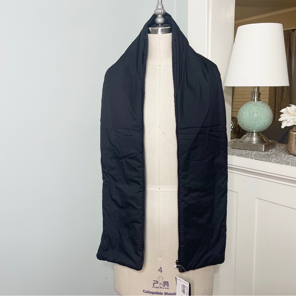 Lululemon Black Reversible Quilted Zip Scarf Unisex Nwt - Picture 9 of 14